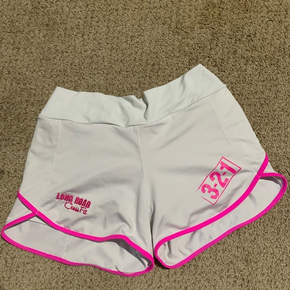 Women’s workout shorts - Picture 1 of 3